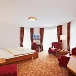 Hochheide Ξενοδοχείο 4*