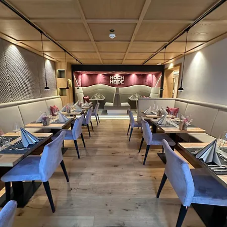 Hochheide 4* فيلنغن