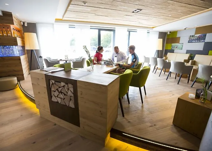 호흐하이드 호텔 4*