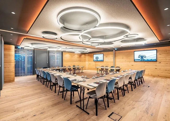 호흐하이드 호텔 4*